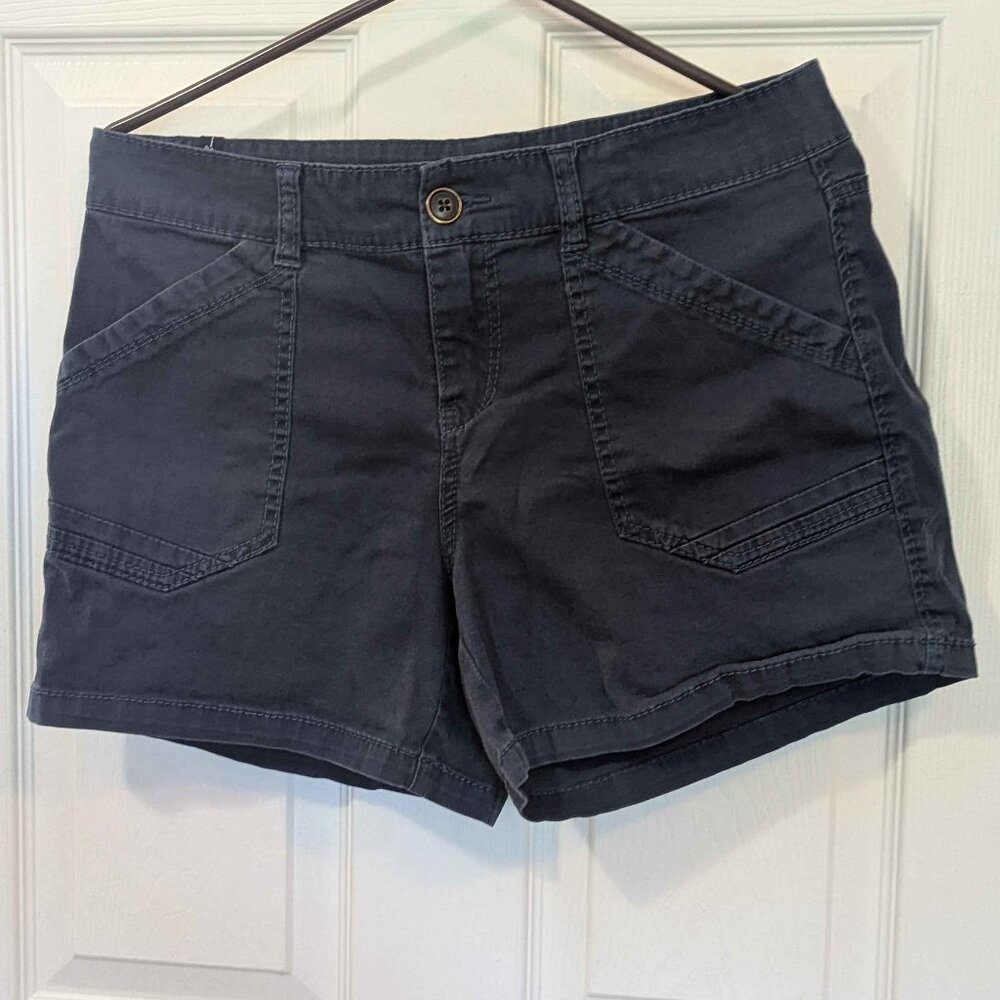 UNIONBAY Size 10 Navy Blue Shorts